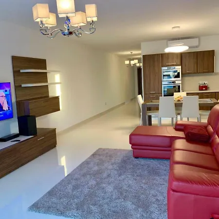 Luxury Penthouse Marsaskala 公寓 *